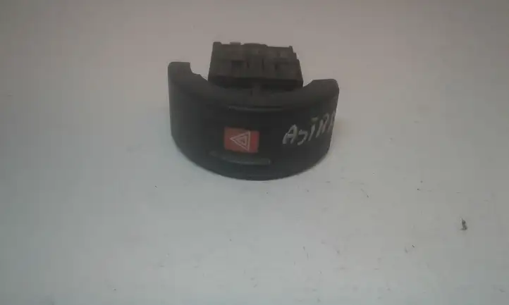 Opel Astra G (1998 - 2004) 09131728 Включатель аварийных фонарей — фото 1