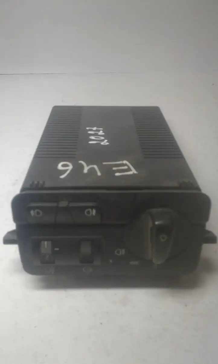 BMW 3 E46 (1998 - 2005) 61316901429 Включатель фонарей — фото 1