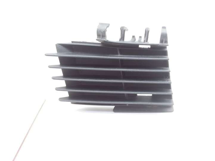 Opel Vectra (2002 - 2005)  09186128 Нижняя решётка (из трех частей)