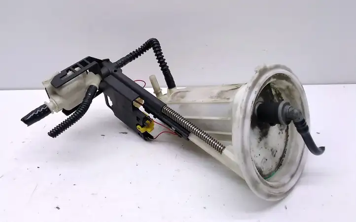BMW 5 E60 E61 (2004 - 2010) 6765843 Топливный насос (в баке) — фото 1