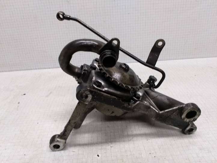 Volkswagen PASSAT B5.5 (2001 - 2005)  059115121C Масляный насос