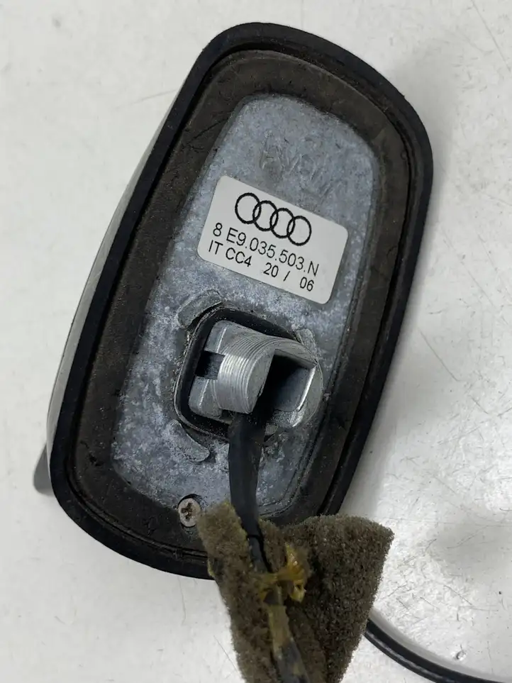 Audi A4 S4 B7 8E 8H (2004 - 2009) 8E9035503N GPS антенна — фото 2