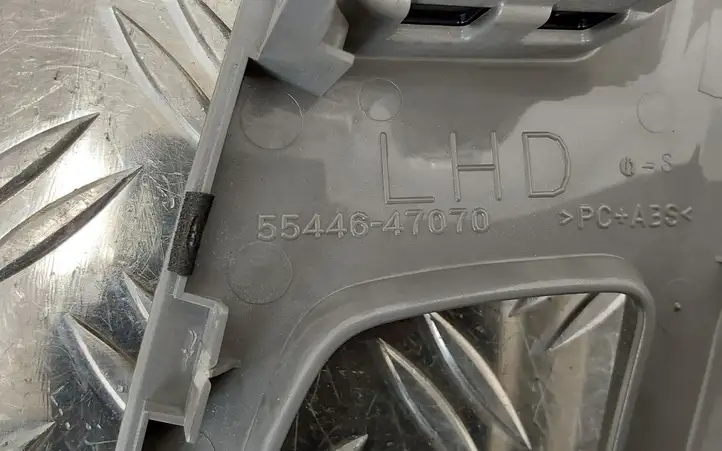 Toyota Prius+ (ZVW40) (2011 - 2018) 5544647070 Рамка рычага КПП — фото 2