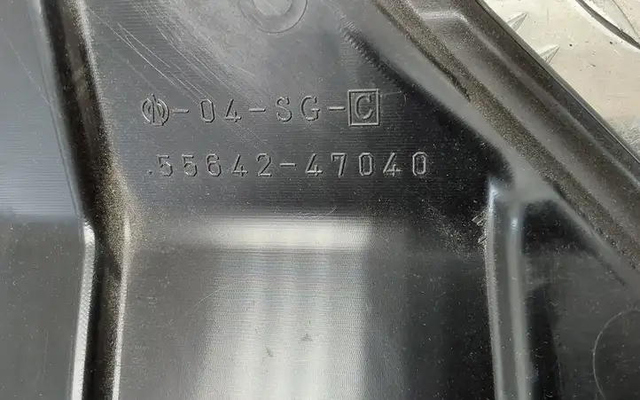 Toyota Prius+ (ZVW40) (2011 - 2018) 5564247040 Нижняя отделка панели приборов — фото 3