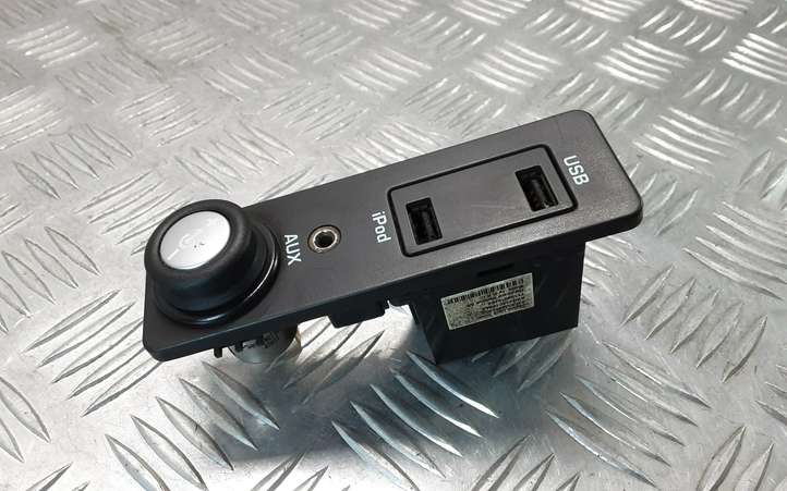 Land Rover Range Rover Evoque (2011 - 2015)  AW9319C166AA Разъем USB