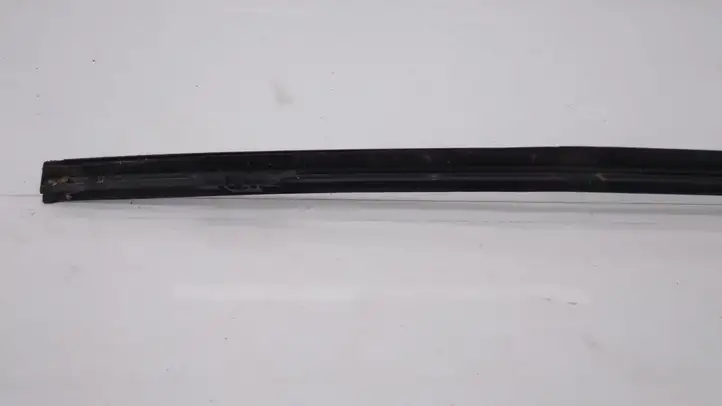 Volvo V60 (2010 - 2013) 31335864 Накладка стоек лобового стекла — фото 2