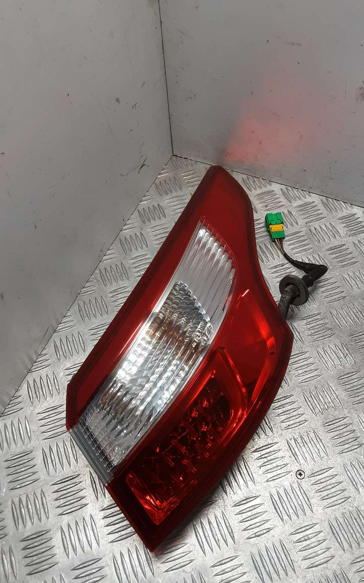 Renault Latitude (2010 - 2014)  265500029R Задний фонарь в кузове