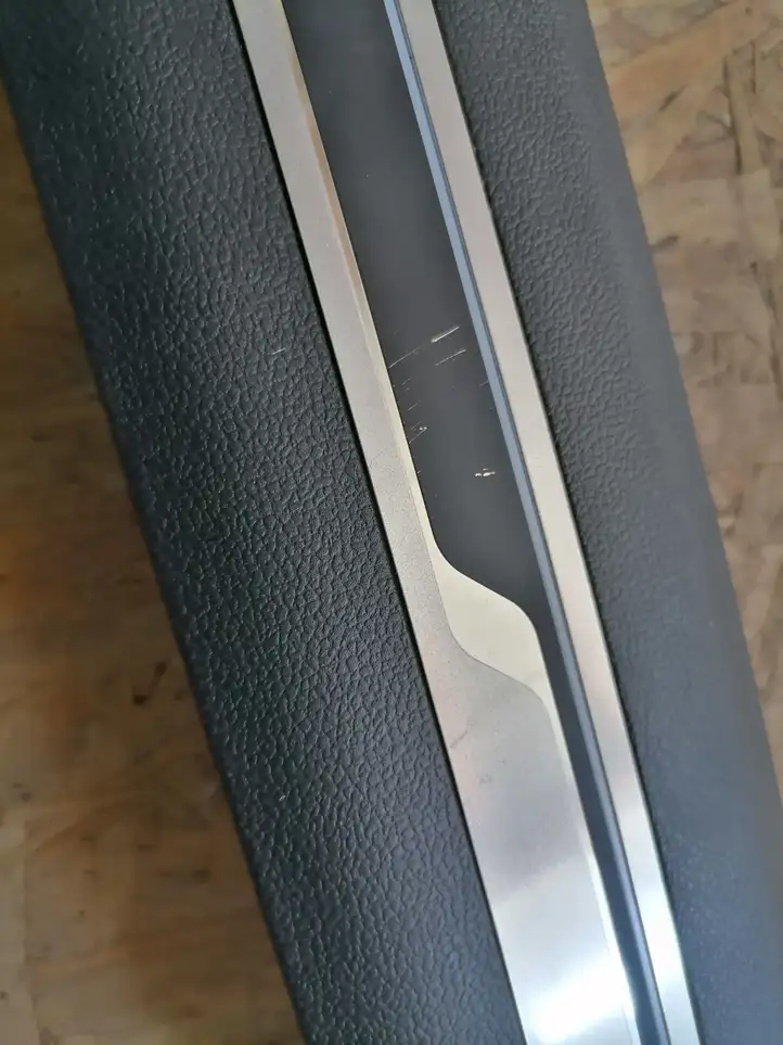 Volkswagen Tiguan Allspace (2017 - ) 5NN853369 Внутренняя отделка переднего порога — фото 2