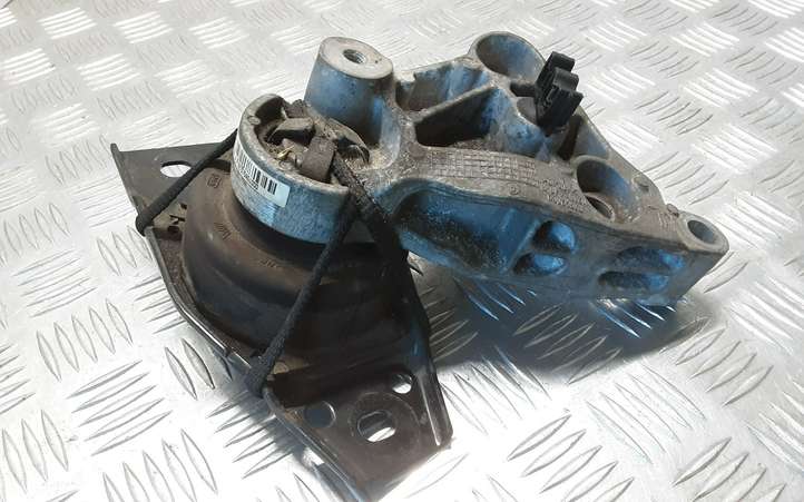 Renault Latitude (2010 - 2014)  112100049R Кронштейн