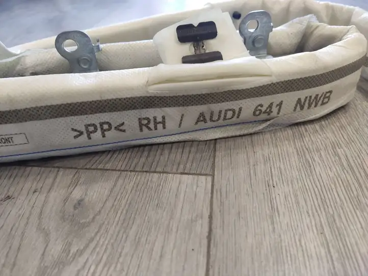 Audi A8 S8 D4 4H (2010 - 2014) 4H0880742E Боковая подушка безопасности шторка — фото 2