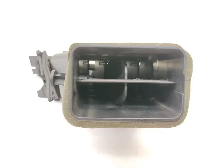 BMW 3 E90 E91 (2005 - 2012) 64227151201 Боковой воздушный дефлектор — фото 3