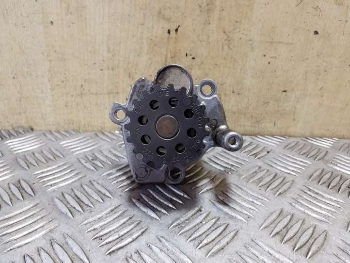 Volkswagen Tiguan (2007 - 2011)  038121019E Водяной насос