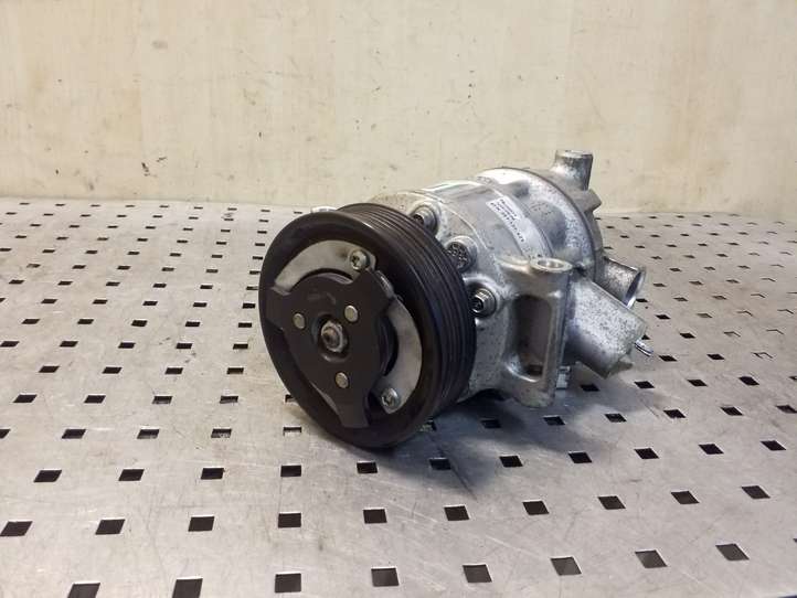 Volkswagen Tiguan (2007 - 2011)  8FK351135421 Компрессор (насос) кондиционера воздуха