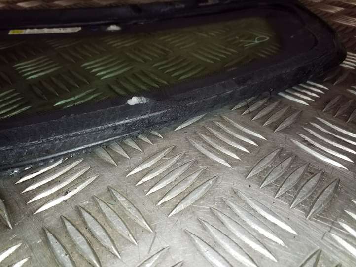 Volkswagen Tiguan (2007 - 2011)  5N0845042 Заднее боковое стекло кузова