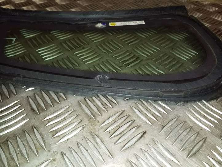 Volkswagen Tiguan (2007 - 2011)  5N0845041 Заднее боковое стекло кузова