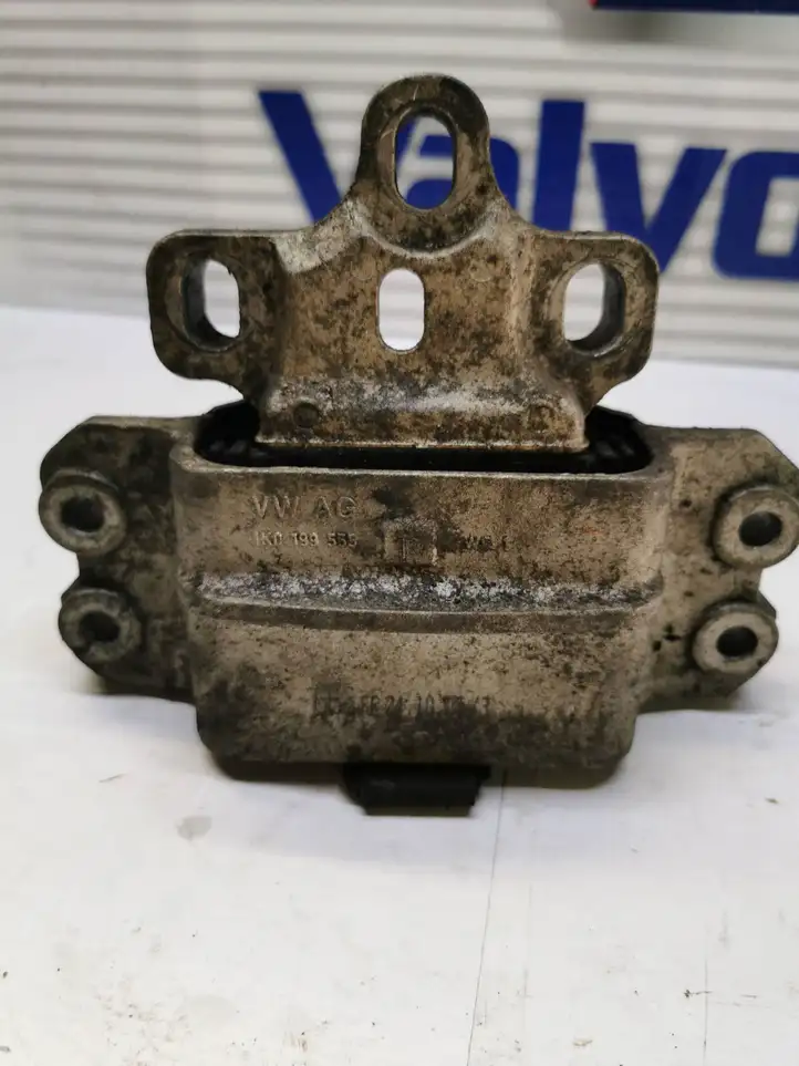Volkswagen Golf V (2003 - 2009) 1K0199555 Опора двигателя — фото 1