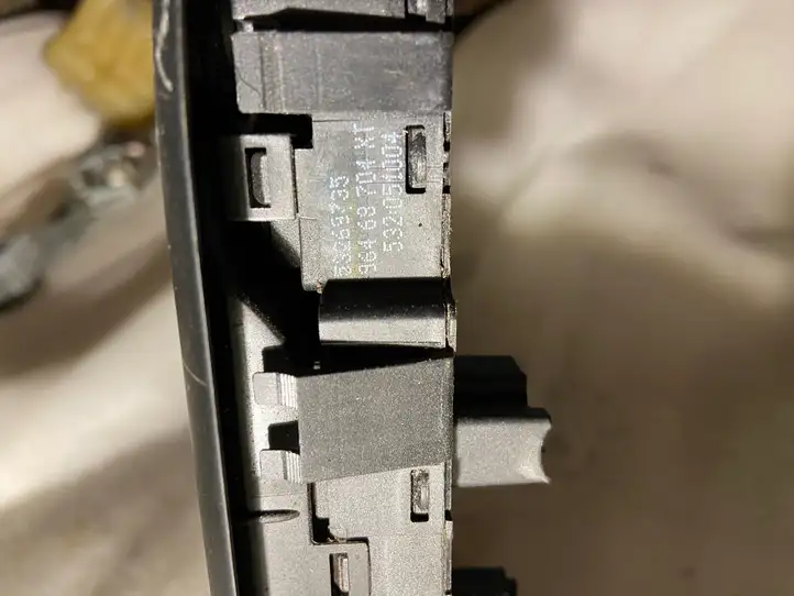 Peugeot 407 (2004 - 2011) 96468704XT Кнопка стеклоподъемников — фото 2