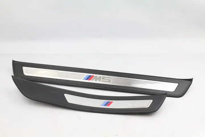 BMW M5 F10 (2011 - 2013) 8005050 Внутренняя обшивка порога (комплект) — фото 1