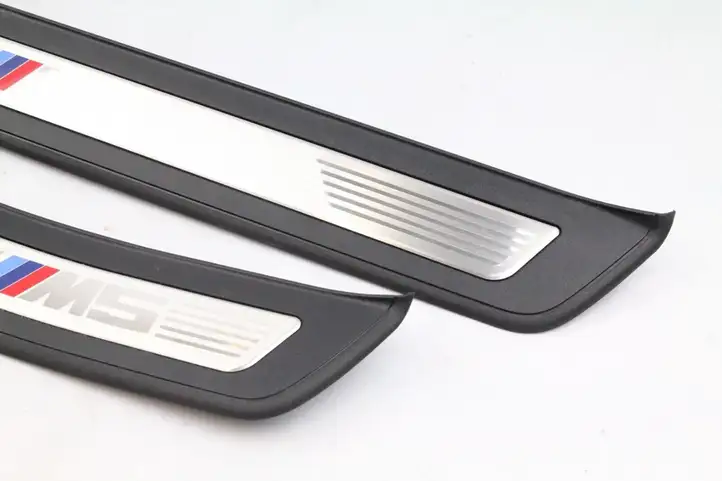 BMW M5 F10 (2011 - 2013) 8005050 Внутренняя обшивка порога (комплект) — фото 2
