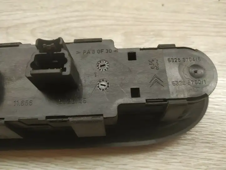 Peugeot 407 (2004 - 2011) 53269700 Кнопка стеклоподъемников — фото 1