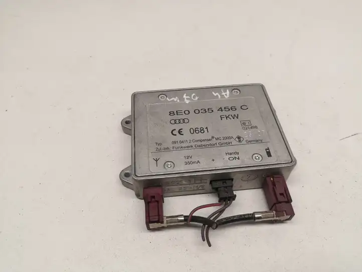 Audi A6 S6 C6 4F (2004 - 2008) 8E0035456C Усилитель антенны — фото 1