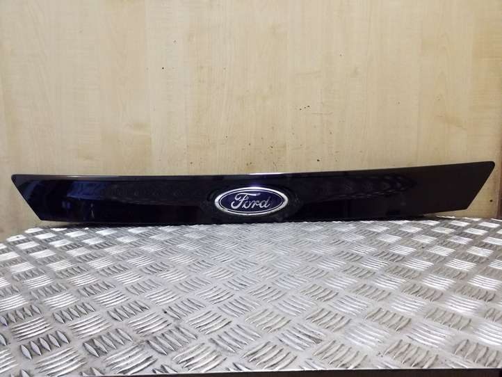 Ford Focus (2011 - 2015)  BM51A43404AFW Обшивка крышки багажника