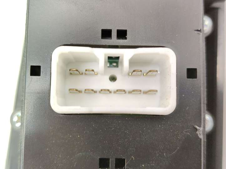 Hyundai Grandeur (2005 - 2009)  202003421 Кнопка стеклоподъемников
