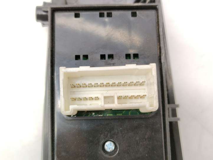 Hyundai Grandeur (2005 - 2009)  202006142 Кнопка стеклоподъемников