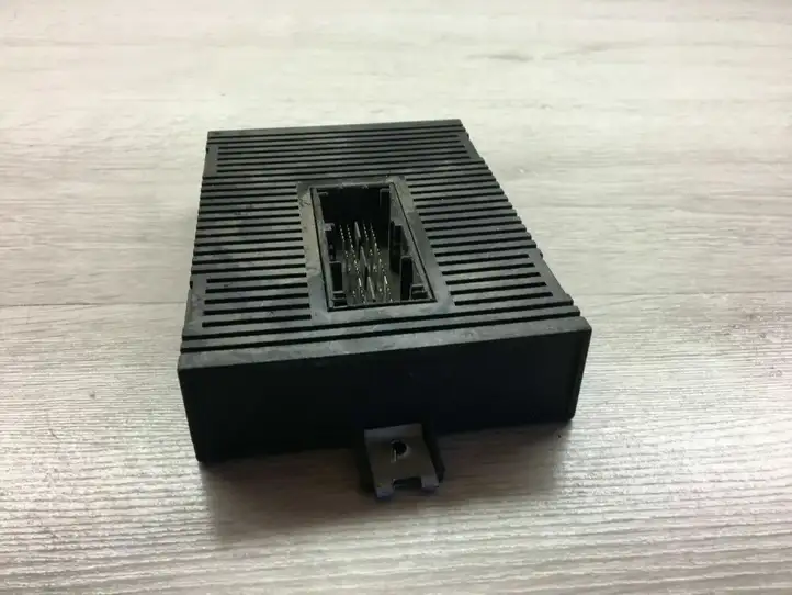 BMW 5 E60 E61 (2004 - 2010) 037069062 Блок управления светом — фото 2