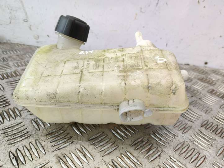 Renault Scenic II -  Grand scenic II (2006 - 2009)  8200262036 Расширительный бачок охлаждающей жидкости