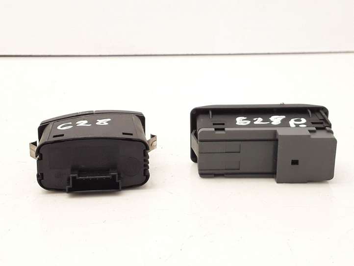 BMW 5 E60 E61 (2004 - 2010)  61316919506 Включатель аварийных фонарей
