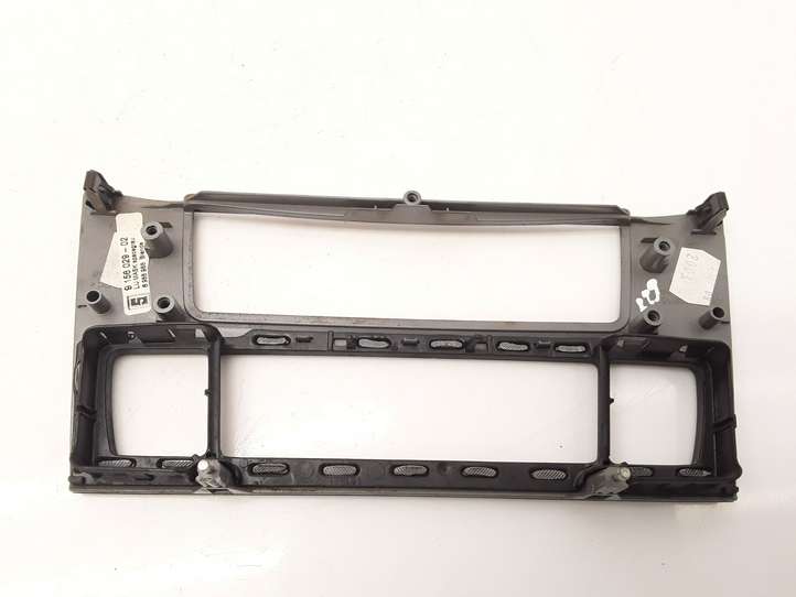 BMW 5 E60 E61 (2004 - 2010)  9156029 Другая центральная деталь консоли (туннеля)