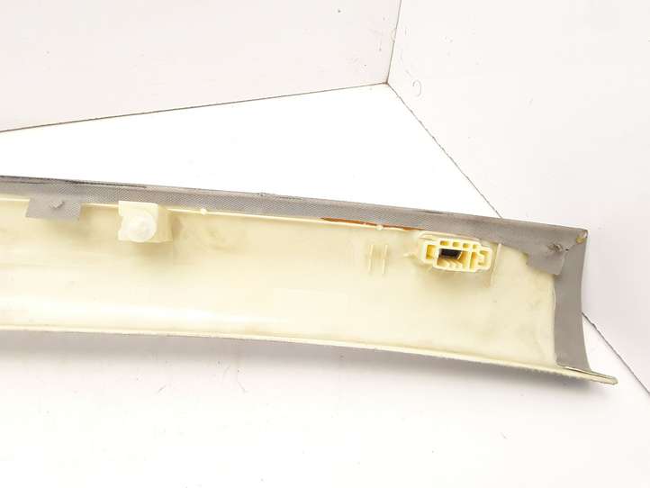 BMW 5 E60 E61 (2004 - 2010)  51437027085 Отделка стойки (A)