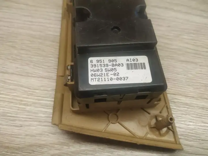 BMW 5 E60 E61 (2004 - 2010) 6951905 Кнопка стеклоподъемников — фото 2