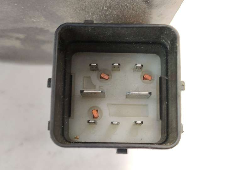 Citroen C4 (2004 - 2008)  9653310880 Крышка ящика предохранителей