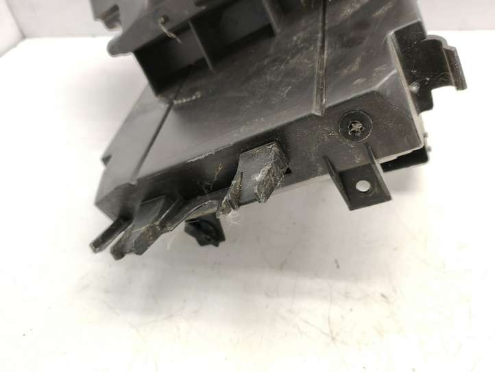 Citroen C4 (2004 - 2008)  9653310880 Крышка ящика предохранителей