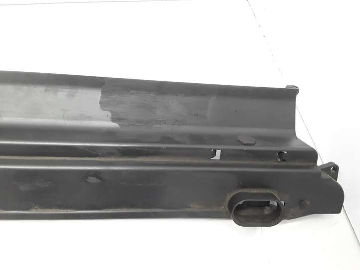 BMW 5 E60 E61 (2004 - 2010)  7787830 Верхняя часть панели радиаторов (телевизора)