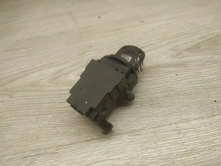 BMW 5 E60 E61 (2004 - 2010) 108625 Замок зажигания — фото 1