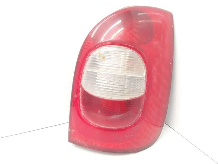 Citroen Xsara Picasso (1999 - 2012)  9631563980 Задний фонарь в кузове