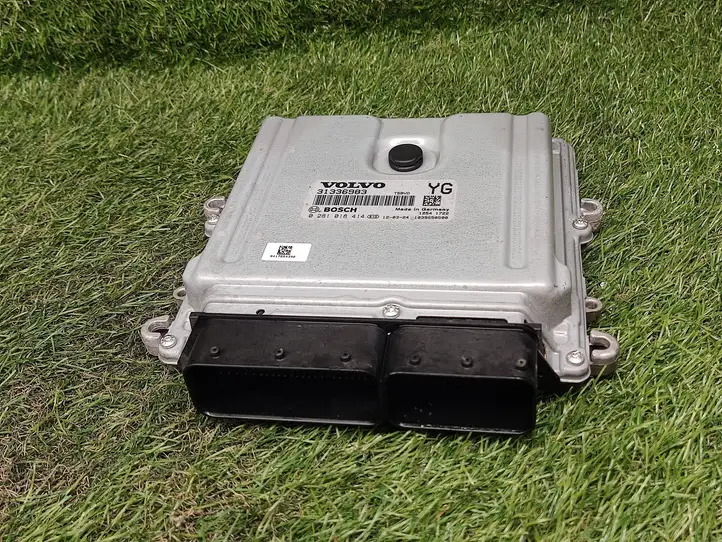 Volvo XC60 (2008 - 2013)  31336983 Блок управления двигателем ECU