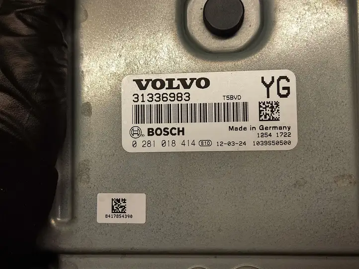 Volvo XC60 (2008 - 2013)  31336983 Блок управления двигателем ECU