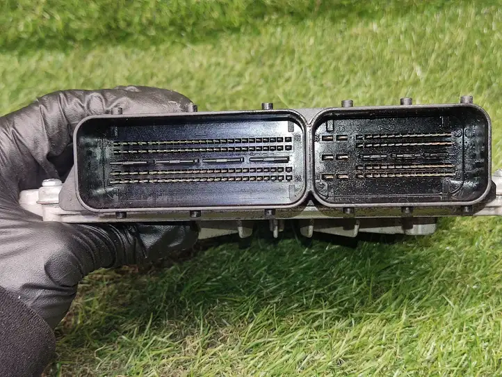 Volvo XC60 (2008 - 2013)  31336983 Блок управления двигателем ECU