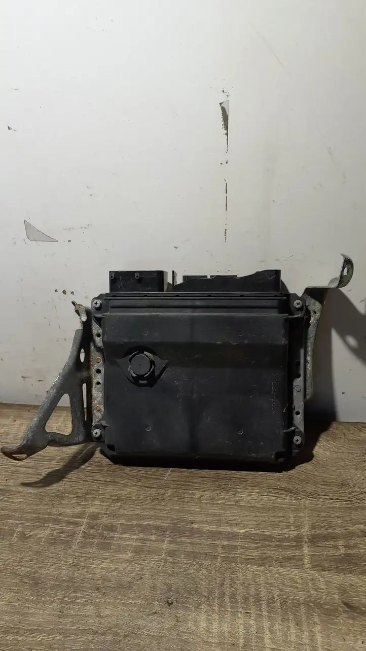 Toyota Avensis T270 (2012 - 2015)  8966105F21 Блок управления двигателем ECU