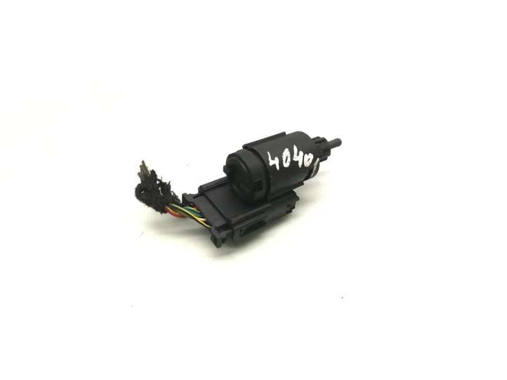 Audi A3/S3 8L (2000 - 2003)  3B0945511A Датчик тормозной педали
