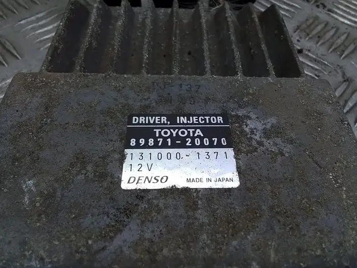 Toyota Avensis T250 (2006 - 2009) 8987120070 Блок управления форсунками — фото 4