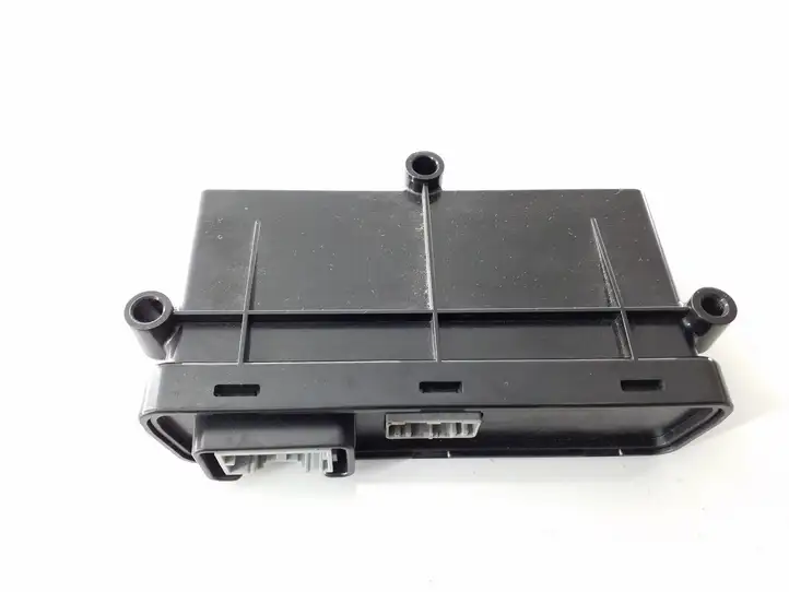 Tesla Model S (2016 - 2021)  100761800D Модуль управления ручным тормозом