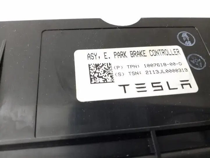 Tesla Model S (2016 - 2021)  100761800D Модуль управления ручным тормозом