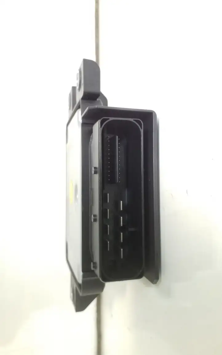 Volkswagen PASSAT B6 (2005 - 2010)  3C8907801E Модуль управления ручным тормозом