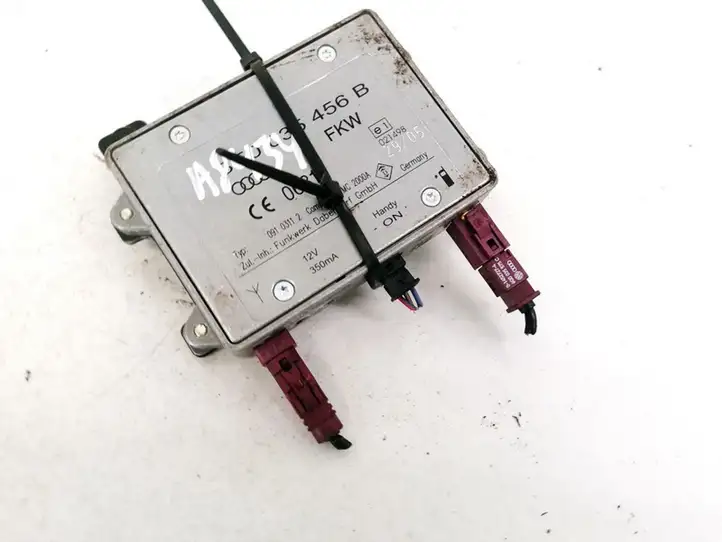 Audi A4 (2004 - 2009)  8E0035456E Блок управления антенной