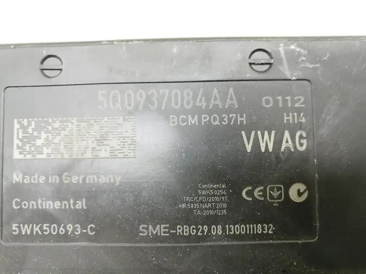 Skoda Octavia Mk3 (5E) (2013 - 2019) 5Q0937084AA Модуль управления кузовом (BCM) — фото 3